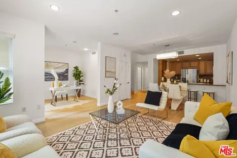 6020 Seabluff Dr #109, Playa Vista, CA 90094