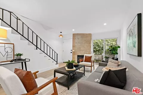 1250 S Corning St #3, Los Angeles, CA 90035