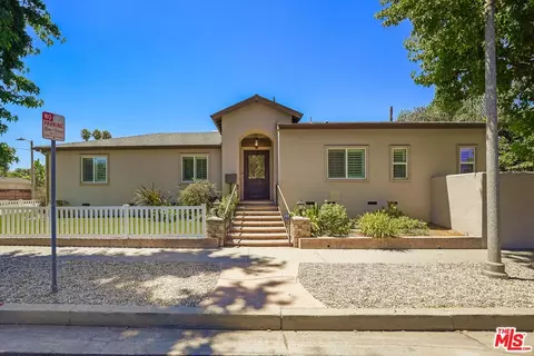 17321 Hatteras St, Encino, CA 91316