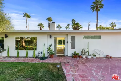 1371 E San Lucas Rd, Palm Springs, CA 92264
