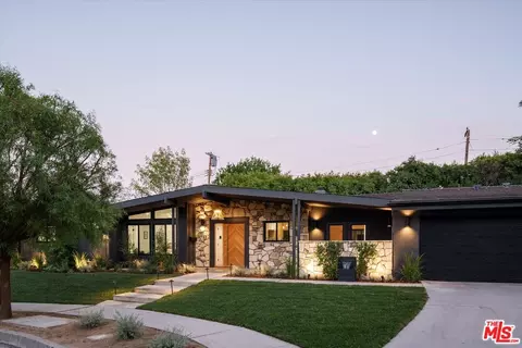 5300 Dubois Ave, Woodland Hills, CA 91367
