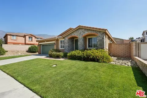 5121 Wisteria Ln, Fontana, CA 92336
