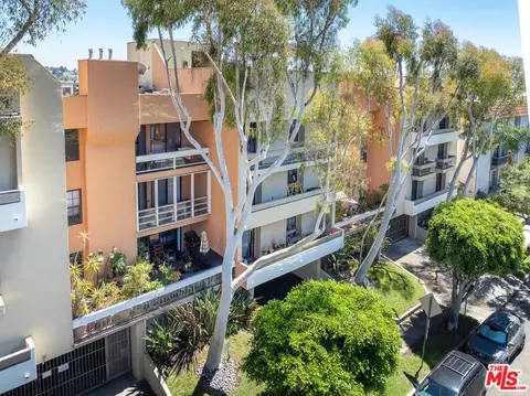 740 N Kings Rd #302, West Hollywood, CA 90069
