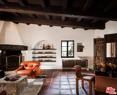 244 Marguerita Ln, Pasadena, CA 91106