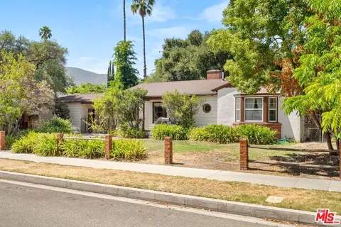 725 S Griffith Park Dr, Burbank, CA 91506