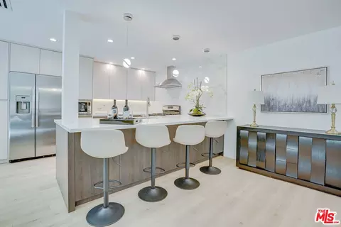 6030 Manton Ave, Los Angeles, CA 91367
