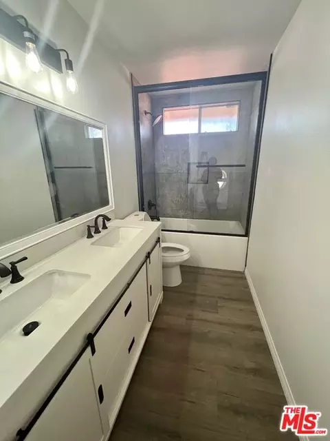 Bath - 1882 Miramar St, Perris, CA 92571 photo 5 of 6