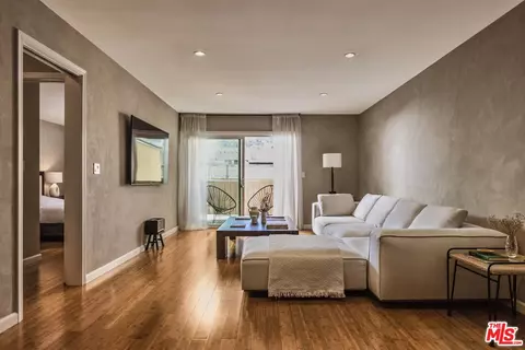 705 Westmount Dr #309, West Hollywood, CA 90069