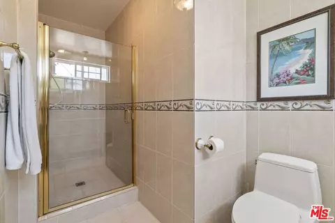 Bath - 1216 Ethel St, Glendale, CA 91207 photo 3 of 3