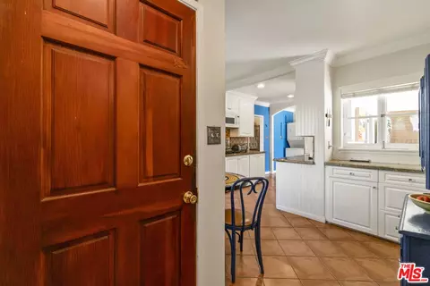 Entry Way - 1216 Ethel St, Glendale, CA 91207 photo 2 of 2