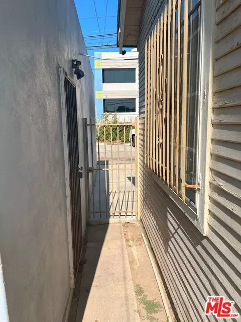 737 Lime Ave, Long Beach, CA 90813 photo 16
