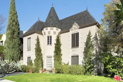 152 S Roxbury Dr, Beverly Hills, CA 90212