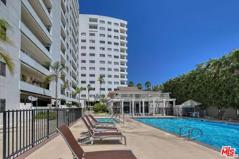 7250 Franklin Ave #302, Los Angeles, CA 90046