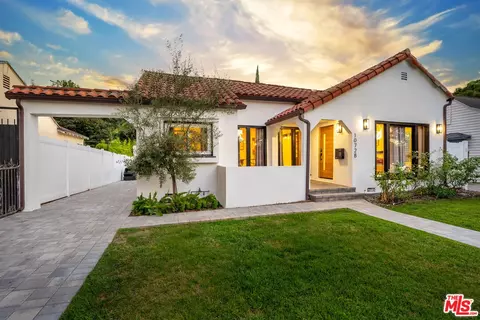 10728 Aqua Vista St, Studio City, CA 91602