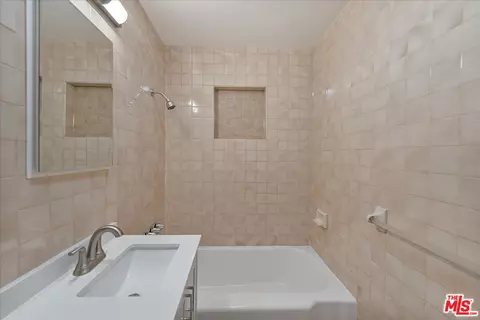 8605 Penny Dr, Riverside, CA 92503 photo 12