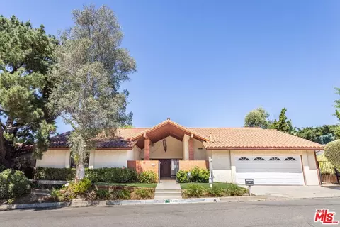 8400 Skyline Dr, Los Angeles, CA 90046