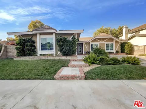 23515 Estrella Pl, Valencia, CA 91355