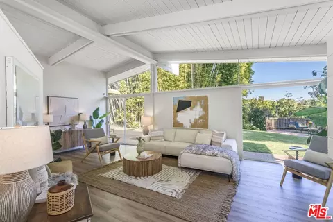 800 Hanley Ave, Los Angeles, CA 90049
