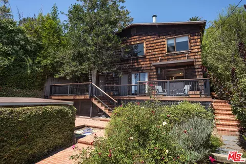 363 Sumac Ln, Santa Monica, CA 90402