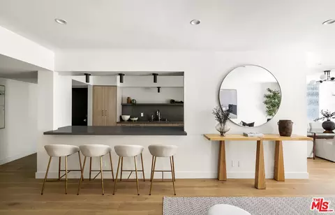 1025 N Kings Rd #112, West Hollywood, CA 90069
