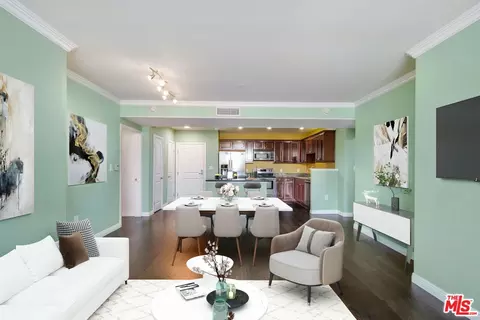 3740 Santa Rosalia Dr #319, Los Angeles, CA 90008