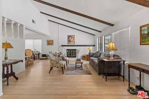 3621 Raincloud Ct, Thousand Oaks, CA 91362 photo 2