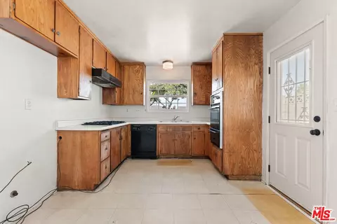 19212 Hillford Ave, Carson, CA 90746 photo 4