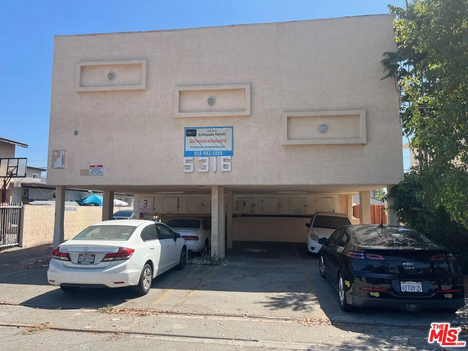 5316 Cahuenga Blvd  