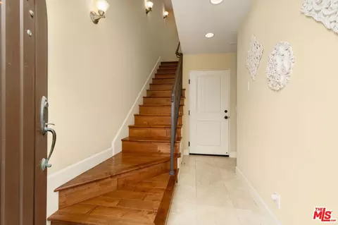 Entry Way - 5104 Breakwater Way, Oxnard, CA 93035 photo 1 of 1