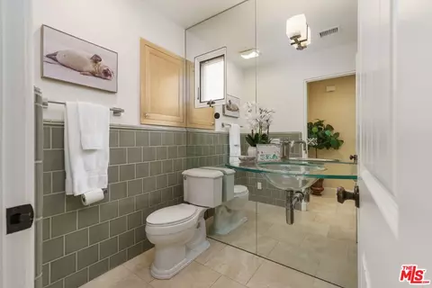 Bath - 5104 Breakwater Way, Oxnard, CA 93035 photo 2 of 6
