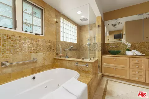 Bath - 5104 Breakwater Way, Oxnard, CA 93035 photo 6 of 6