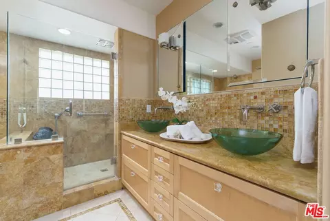 Bath - 5104 Breakwater Way, Oxnard, CA 93035 photo 4 of 6