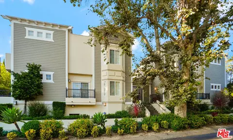 5101 Whitsett Ave #111, Valley Village, CA 91607
