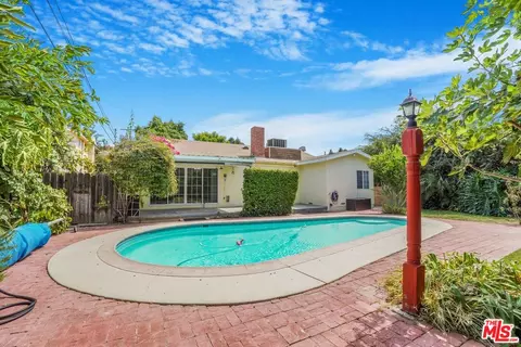 8365 Nestle Ave, Northridge, CA 91325