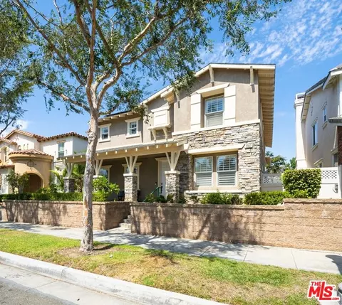 2067 Hetebrink St, Fullerton, CA 92833 photo 2