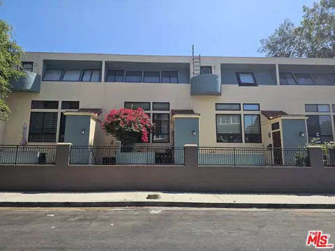 310 N Ridgewood Pl #D, Los Angeles, CA 90004