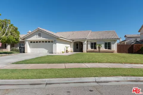 Exterior - 2610 Lenrey Ave, El Centro, CA 92243 photo 1 of 2