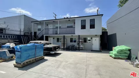 14248 Oxnard St, Van Nuys, CA 91401 photo 3