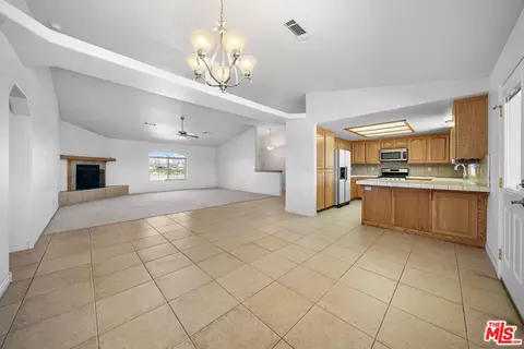 11635 Lebec Rd, Phelan, CA 92371 photo 12