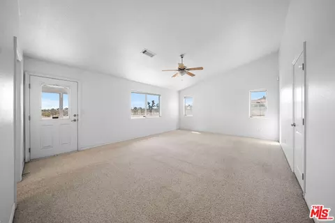 11635 Lebec Rd, Phelan, CA 92371 photo 15