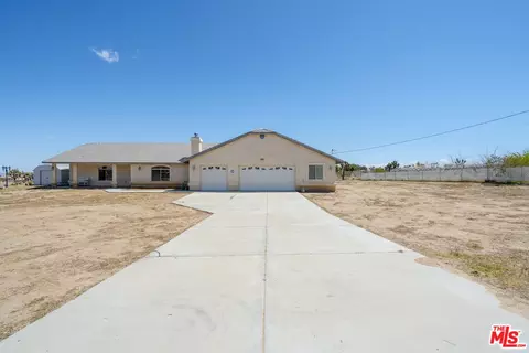 11635 Lebec Rd, Phelan, CA 92371 photo 2