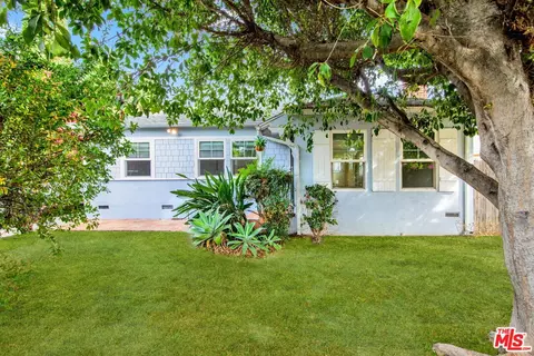 7548 Troost Ave, North Hollywood, CA 91605
