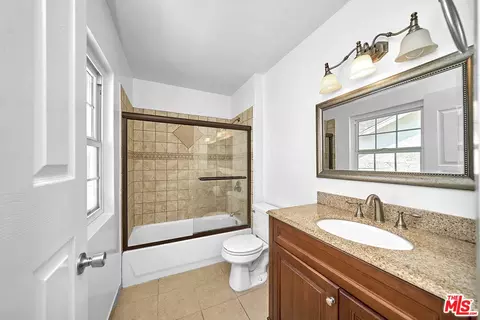 Bath - 22014 Romar St, Chatsworth, CA 91311 photo 2 of 3