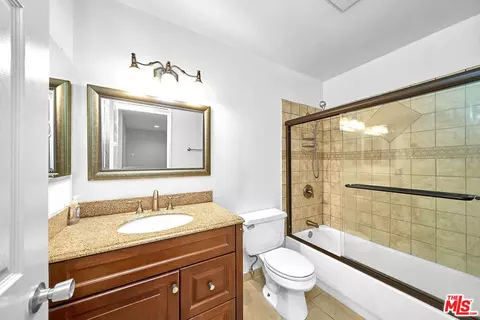 Bath - 22014 Romar St, Chatsworth, CA 91311 photo 3 of 3
