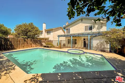 Exterior - 22014 Romar St, Chatsworth, CA 91311 photo 7 of 8