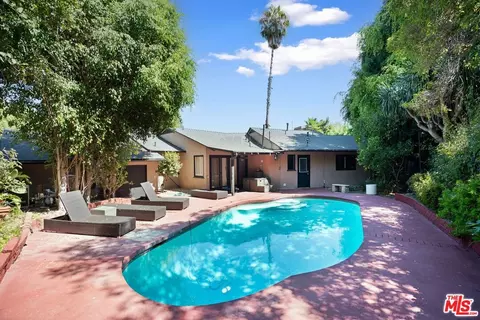 1301 Sunset Plaza Dr, Los Angeles, CA 90069