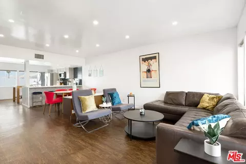 277 E Alejo Rd #219, Palm Springs, CA 92262