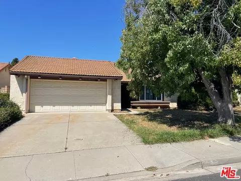 13183 Golondrina St, Moorpark, CA 93021