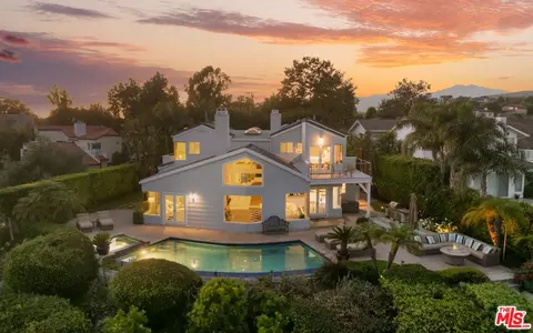 6184 Galahad Rd, Malibu, CA 90265