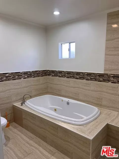 Bath - 2327 N Slater Ave, Compton, CA 90222 photo 5 of 5
